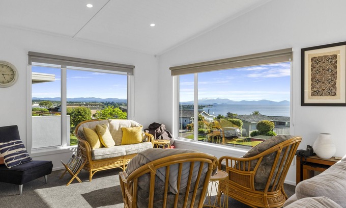Taupo House | Scenic Lake Views - Taupo Holiday Home