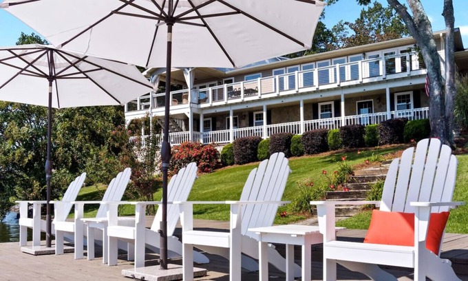 Leesburg House | Scenic Solitude on Weiss Lake