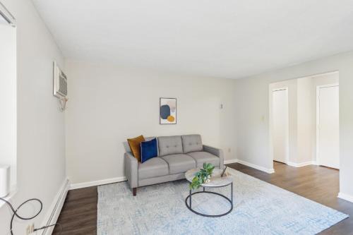 Parma Apartment | Scenic Towers 3020 I Cozy & Comfy I Free Parking