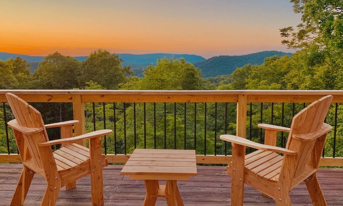 Great Cacapon Cabin | Scenic VIEWS! Pool table - Fire Pit - River Access - Arcade