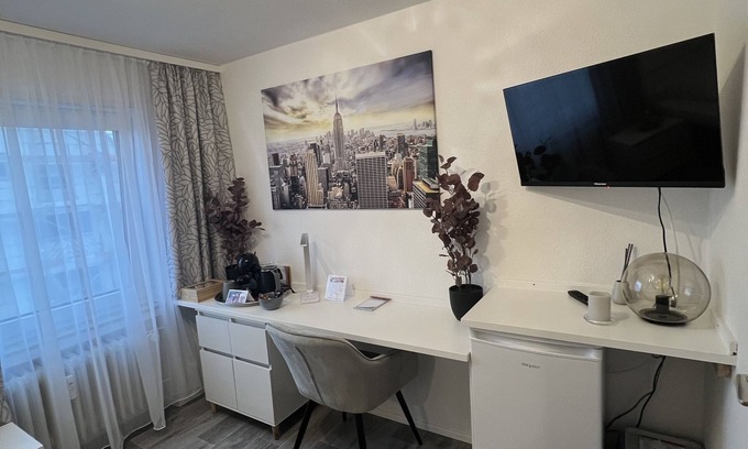 Grimmelfingen Apartment | Schönes Zimmer mit Externem Bad - Nähe Donautal - Ideal für Geschäftsreisen