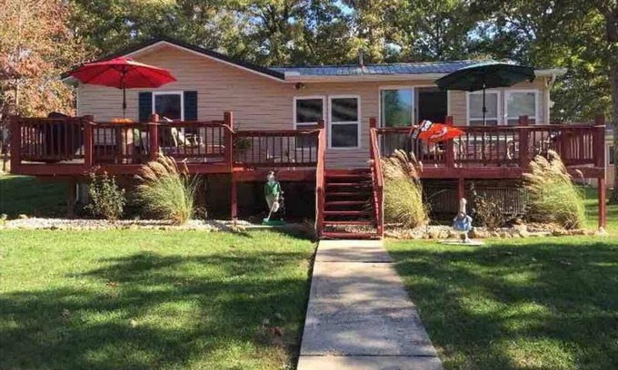 Sunrise Beach House | Schaefer Shoreline Adventure