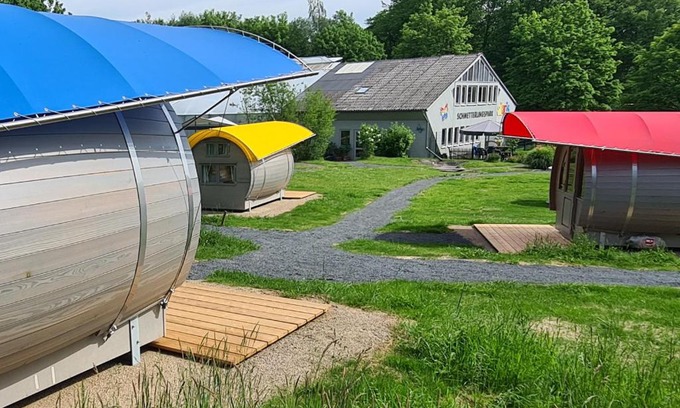 Uslar Other | Schlaffässer am Schmetterlingspark