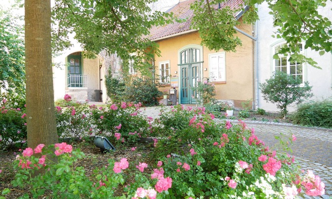 Weberstedt House | Schloss Goldacker - das Schloss der Gesundheit