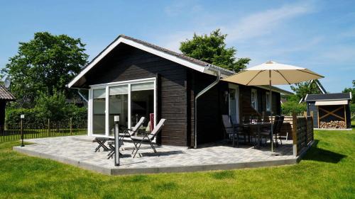 Damp House | Schmidt's Huus