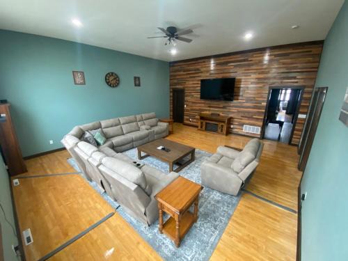 Eau Galle House | School House Inn, 10 Bed, 4 Bath, Sleeps 18, Game Room, Jetted Tub