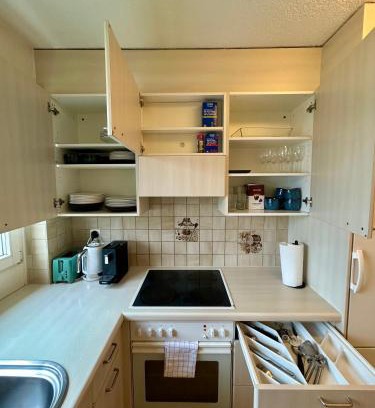 Seebach Apartment | Schwandenwiesen 26, 8052 Zurich Switzerland