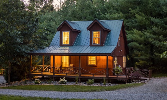 Millersburg Cabin | Scotch Pine . Trailside Lodging