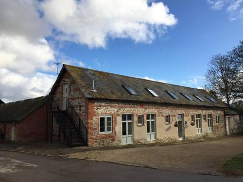 Winterbourne Stoke Apartment | Scotland Lodge Farm, Stonehenge - The Stalls Groundfloor No Dogs & The Loft Dog Friendly