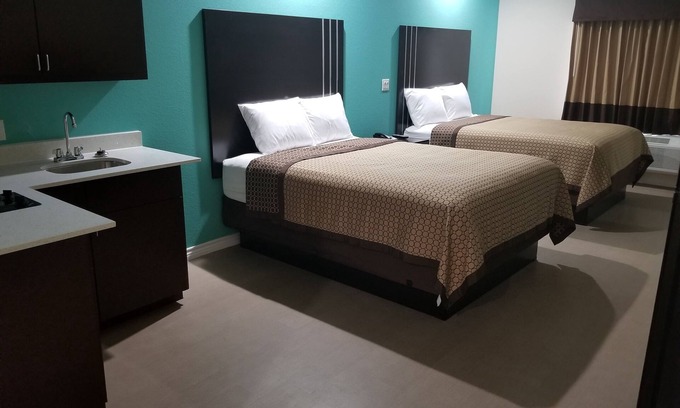 Bay City Hotel | Scottish Inns & Suites