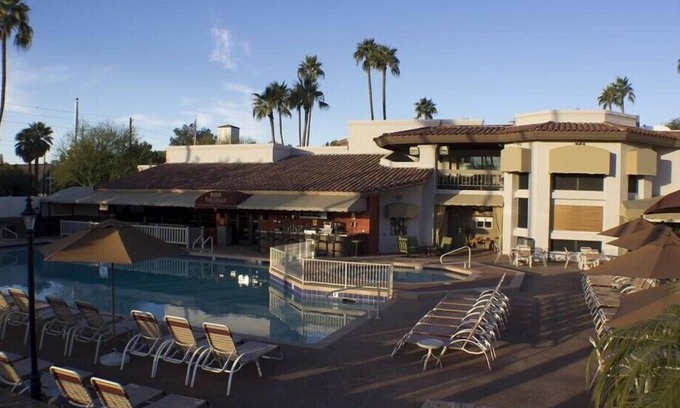 Arcadia Condo | Scottsdale Camelback Resort Elegant 2BR Condo with Garden