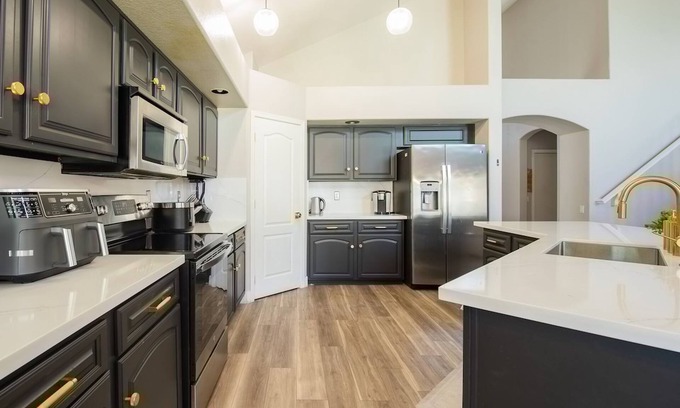 Tatum Horizons House | Scottsdale Paradise Poolside With Hot Tub Gym