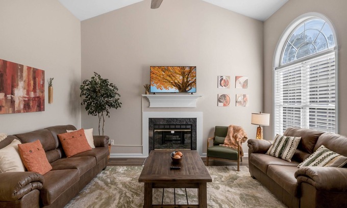 Wake Forest House | Screened-In Porch | Pet Friendly | Adjustable King Beds