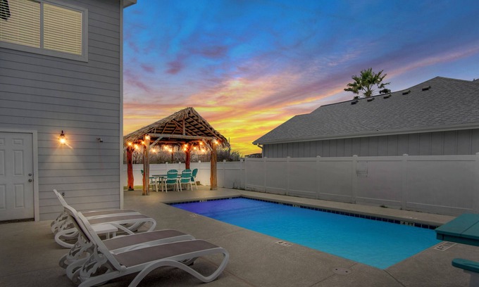 Safe Harbor House | Sdl609-sassy Seahorse