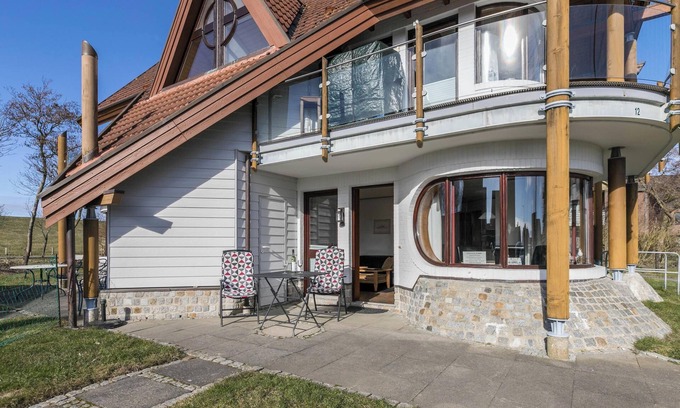 Friedrichskoog-Spitze Apartment | Sea Front Apartment “Zur Kajüte Friedrichskoog” with Wi-Fi, Terrace & Garden