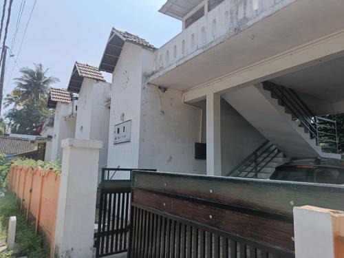 Kuzhuppilly Bed & Breakfast | Sea Nestle Beach Home