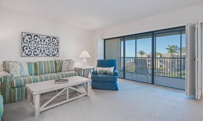Boca Grande Condo | Sea Oats 321 2 Bedroom Condo by RedAwning
