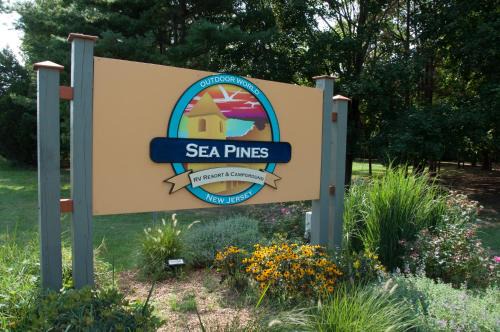 Cape May Court House Resort | Sea Pines Loft Park Model 5