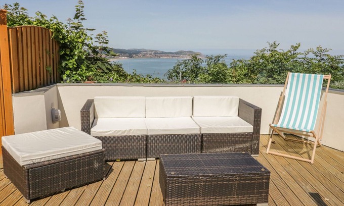 Rhyd-y-foel House | Sea-prize View