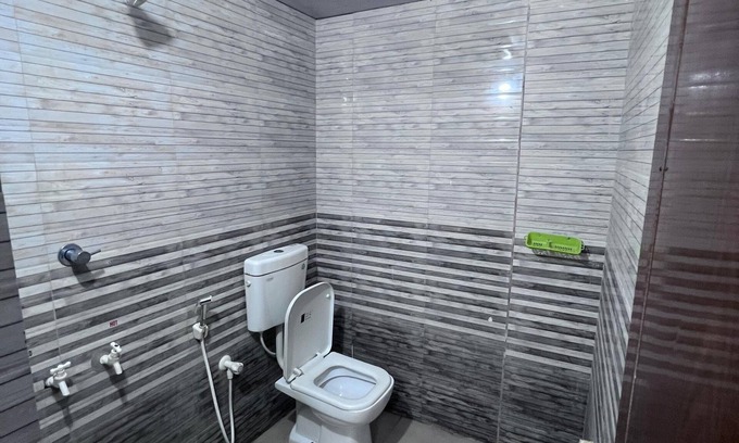 Hireguthi Hotel | Sea Side Budget and Comfort Stay in Gokarna