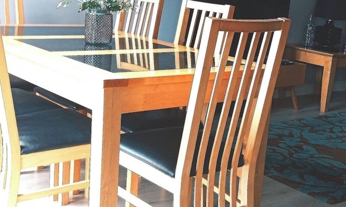 Bangor Apartment | Sea Surf, 2 bedroom, fully equipped ground floor apartment, sleeps 4, in city