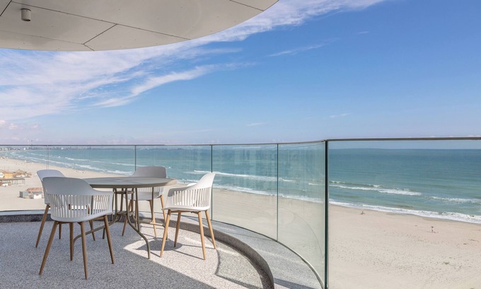 Constanta Apartment | Sea View 2 bedroom Apartament located in Mamaia Nord