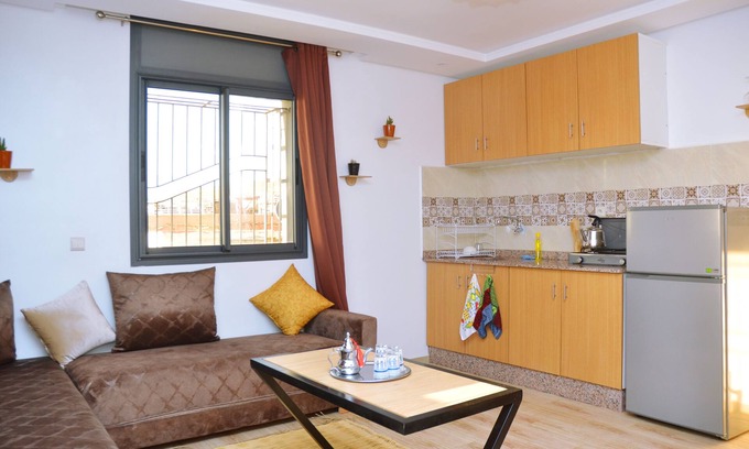 Taddart Apartment | Sea view apartment, 20 metres from the beach