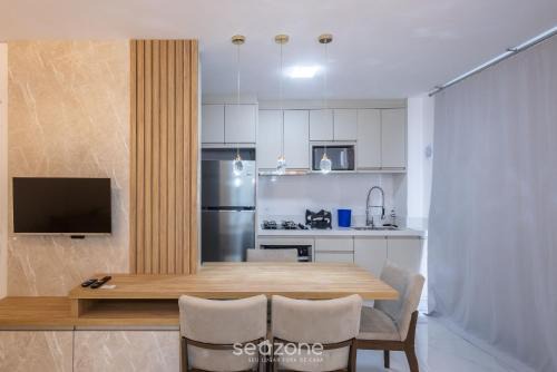 Tabuleiro dos Oliveiras Apartment | Sea view apt w/BBQ in Itapema – SBN0705