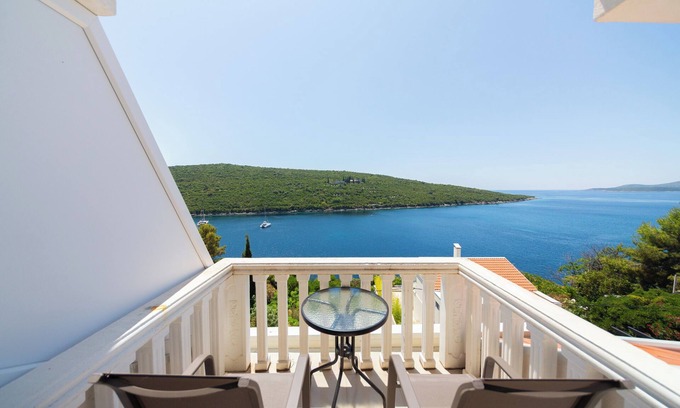 Bigovo Apartment | Sea View Duplex with Jacuzzi & Sauna in Bigova Bay