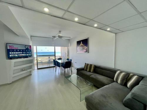 Larnaca Apartment | Sea View Suite in Makenzy