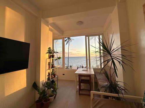 Manoc-Manoc Apartment | Sea View White Beach Apartment By Anna