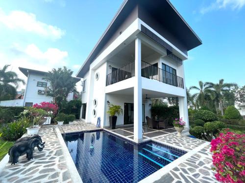 Kram Villa | Seabreeze Villa