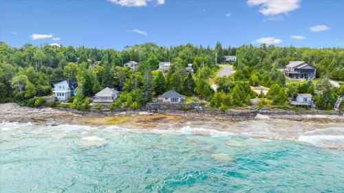Lion's Head House | Seafari Stone Cottage - Georgian Bay