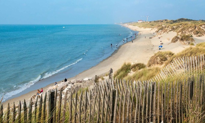 Merlimont-Plage Apartment | Seafront Apartment with Balcony - 6 People, Parking, Wi-Fi, Elevator