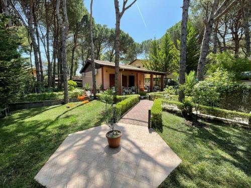 Golem Villa | Seafront Villa with a Stunning Garden