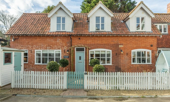 Overstrand Cottage | Seahorse Stables, Overstrand, Norfolk