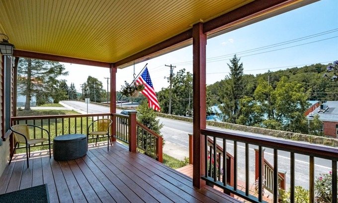 Thomas House | Sears Roebuck House - 248 Spruce Street, Thomas