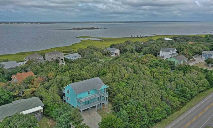 Emerald Isle House | Seas the Moment