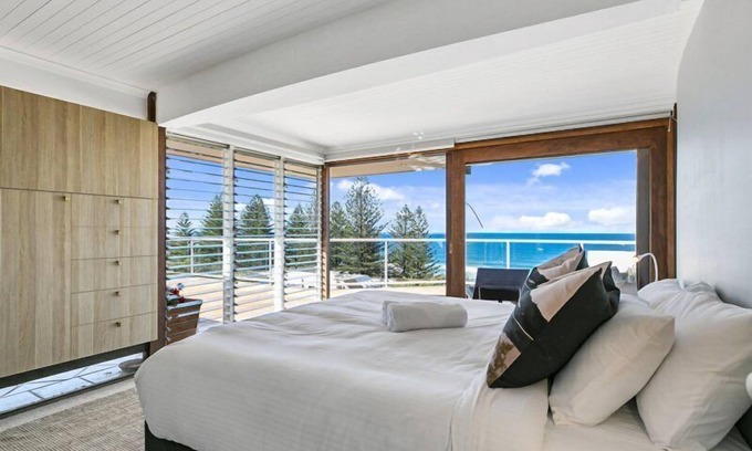 Sunshine Beach Apartment | Seascape - A Stunning Two Level Penthouse Apartment.