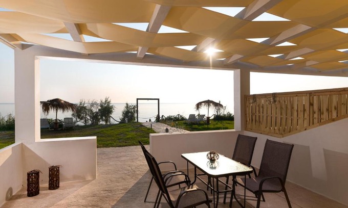 Alykes Apartment | Seashore Stream Suites