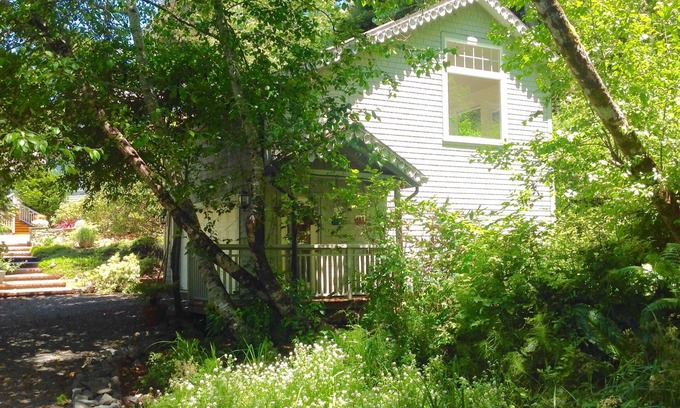 Westhaven-Moonstone House | Seaside cottage at Luffenholtz Beach in beautiful Trinidad, CA