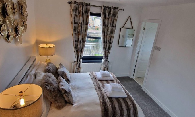 Kirkcaldy Apartment | Seaside Escape in Kirkcaldy