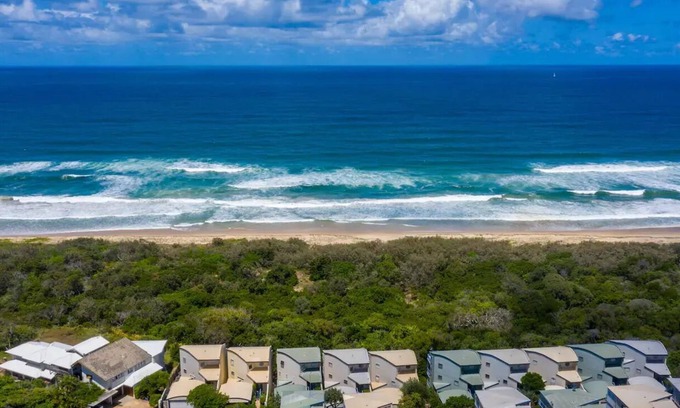 Sunshine Coast House | Seaside Home- Direct beach access & pet friendly