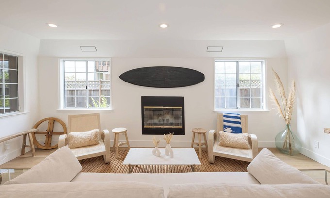 Half Moon Bay House | Seaside Home: Modern Retreat with Breathtaking Views and Beachside Charm