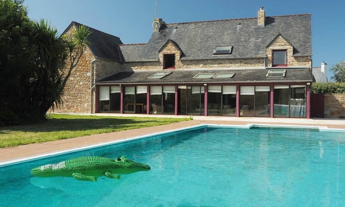 Porspoder Apartment | Seaside house with pool.