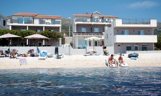 Podstrana Apartment | Seaside Luxury Suites