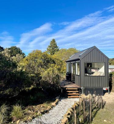 Island Beach House | Seaside Nature Retreat in Island Beach - Wattle
