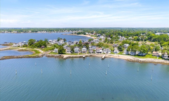 Branford House | Seaside Serenity: 4BR Waterfront Gem in Branford – 5-Star Rated!