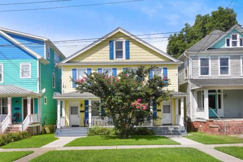 Cape Charles House | Seaside - Traditional duplex in historic downtown!