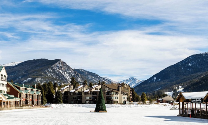 Lakeside Village Apartment | Seasons at Keystone #1886 By Summit County Mountain Retreats